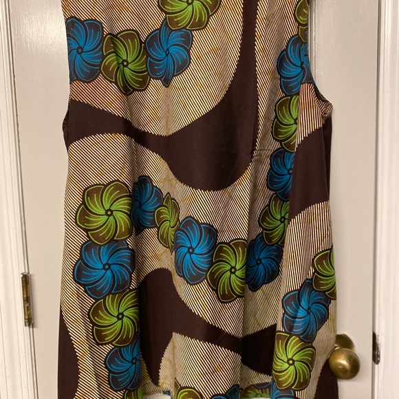 Ladies top - Picture 3 of 3